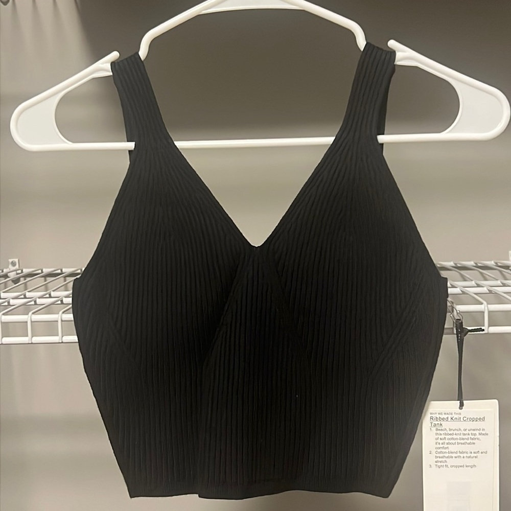 NWT 🍋 Lululemon Black Ribbed Knit Cropped Tank Size 4